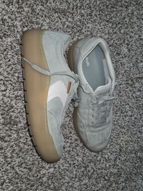 Dr. Scholl's Light Gray Suede Platform Sneakers with Gum Sole